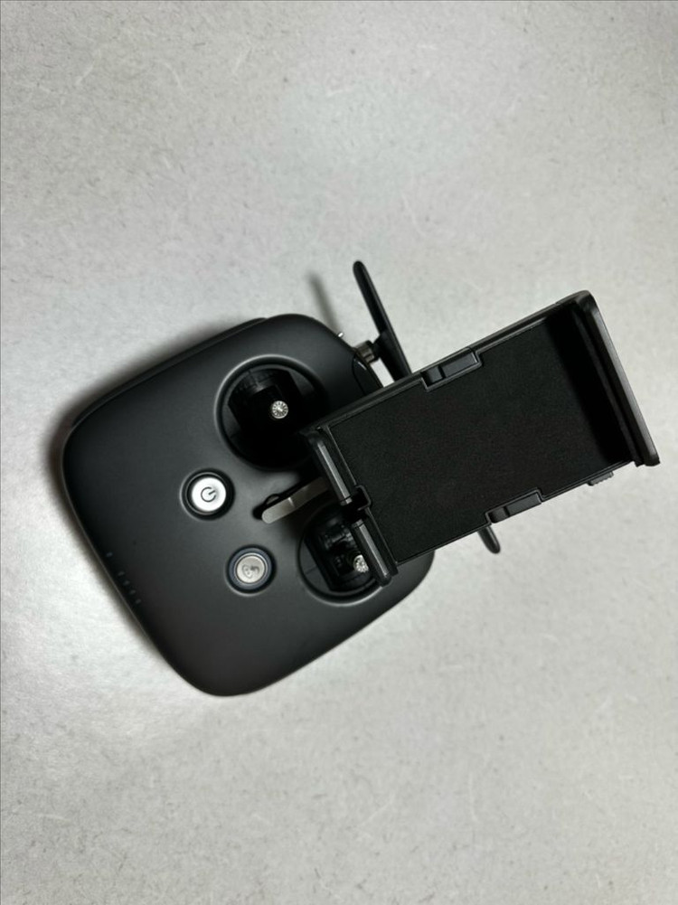 dji 팬텀4 프로 드론 조종기 이미지