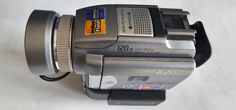 SONY DCR-PC115 6mm 캠코더 작동품 이미지