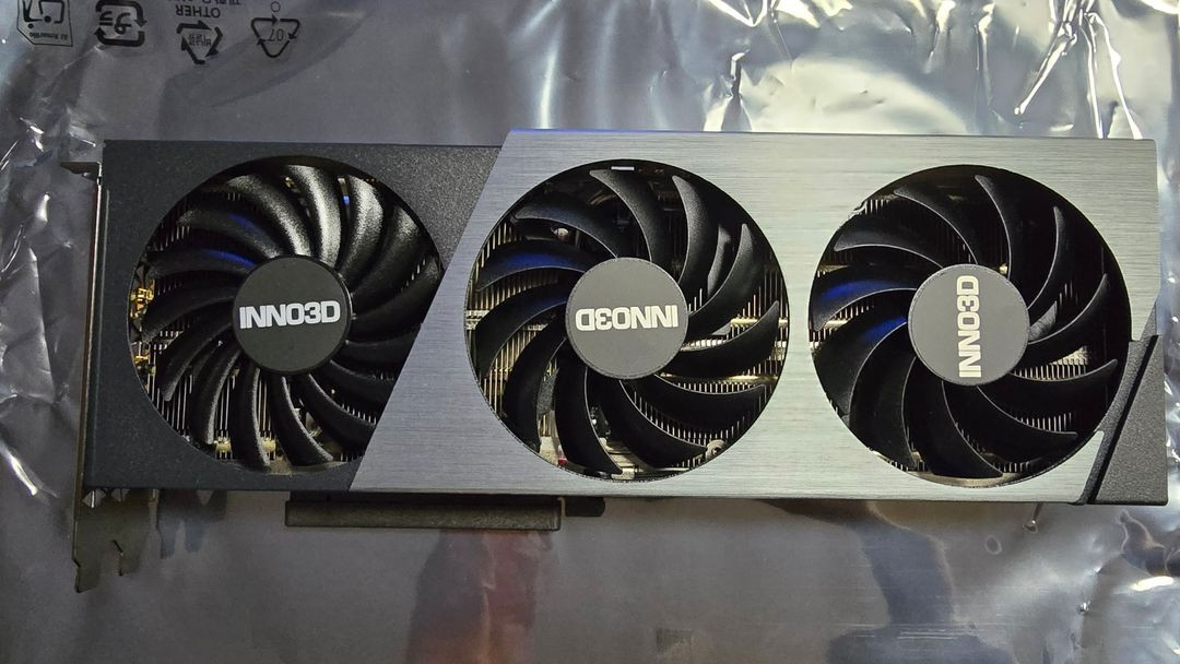 INNO3D 지포스 RTX 4070 SUPER OC D6X 12GB X3 이미지