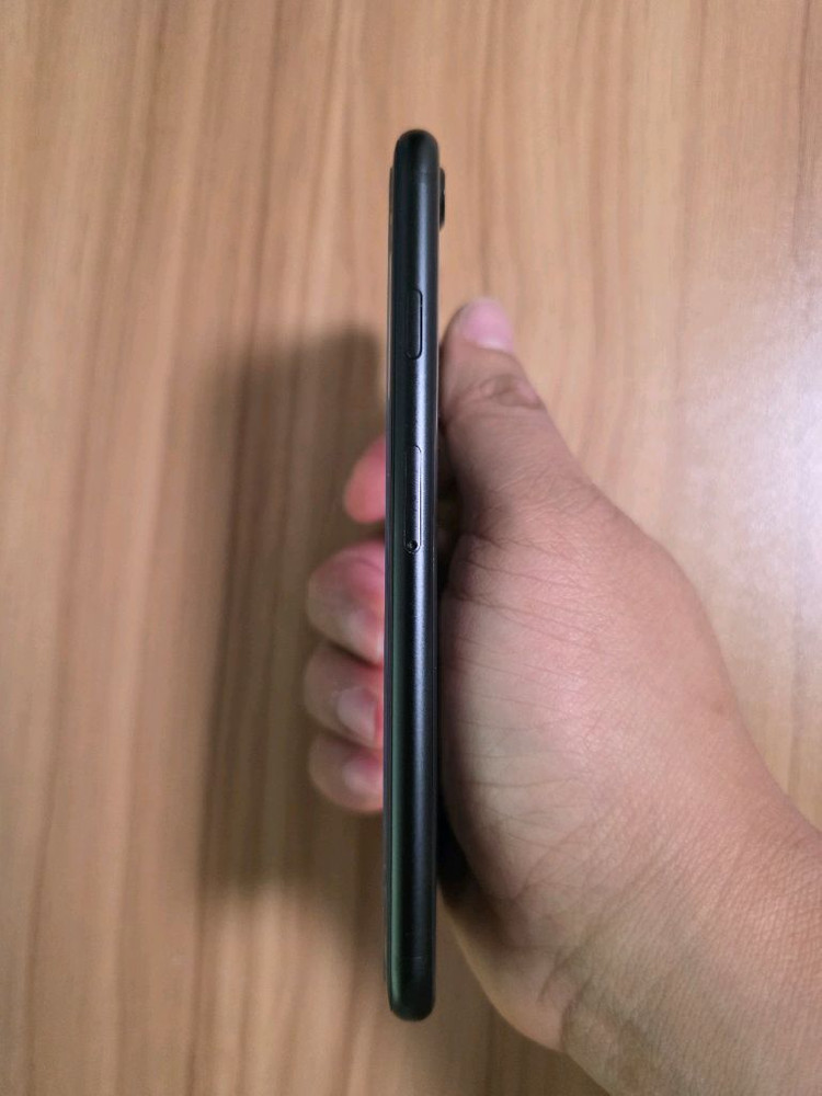 아이폰se2 블랙 64G 무음카메라 이미지