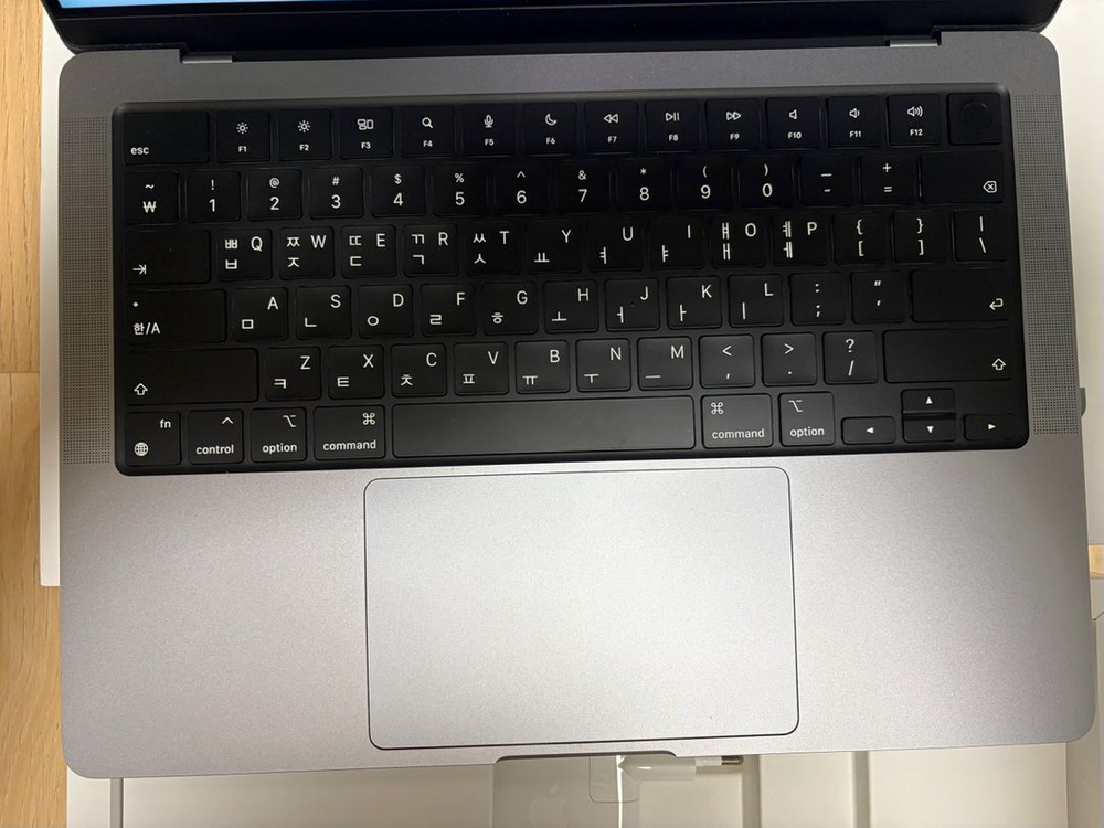 맥북 프로 M3 14인치(메모리 8GB, 저장용량 500GB) 이미지