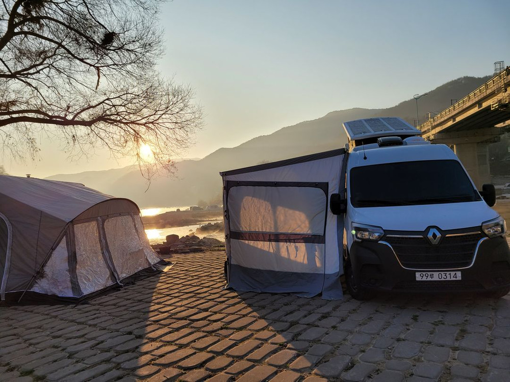 르노마스터 캠핑카 / 팝업 / 노지가능 / 아파트주차 / 상태최상 이미지