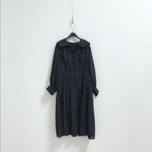 칼라거펠트 플리츠 쉬폰 카라 원피스 이미지