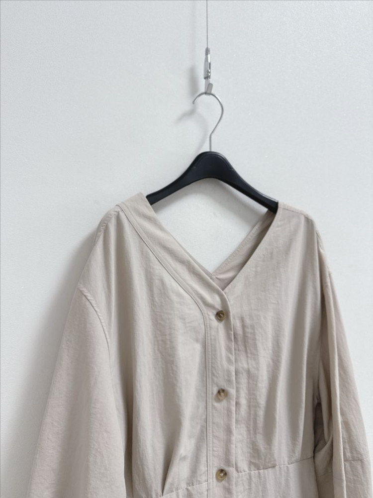 모한 양 브이 바스락 원피스 이미지