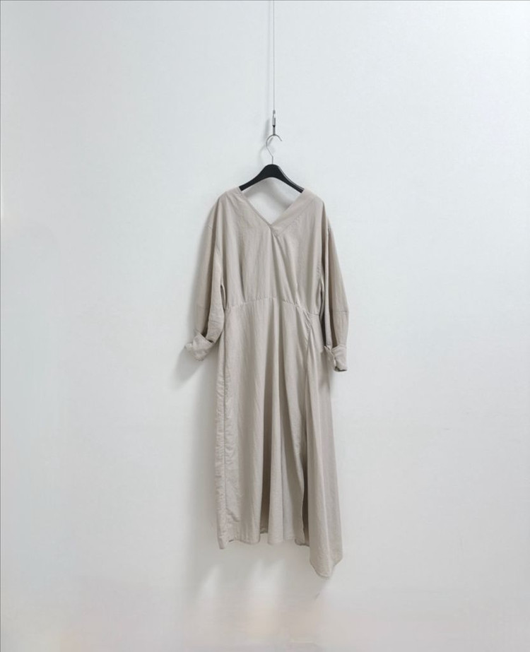 모한 양 브이 바스락 원피스 이미지