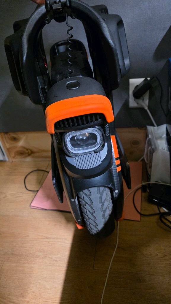 인모션 V11Y 전동 외발휠 이미지