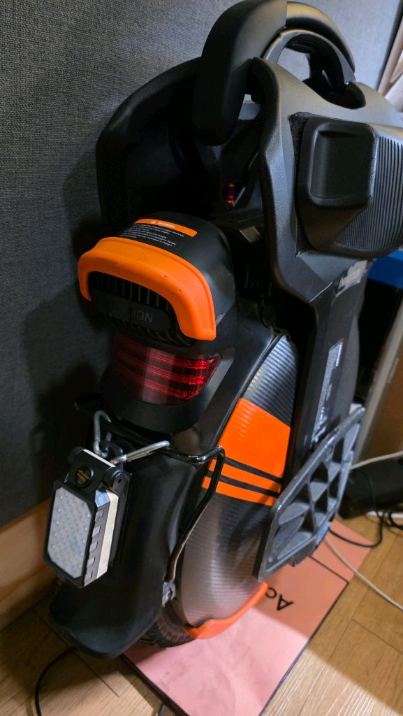 인모션 V11Y 전동 외발휠 이미지