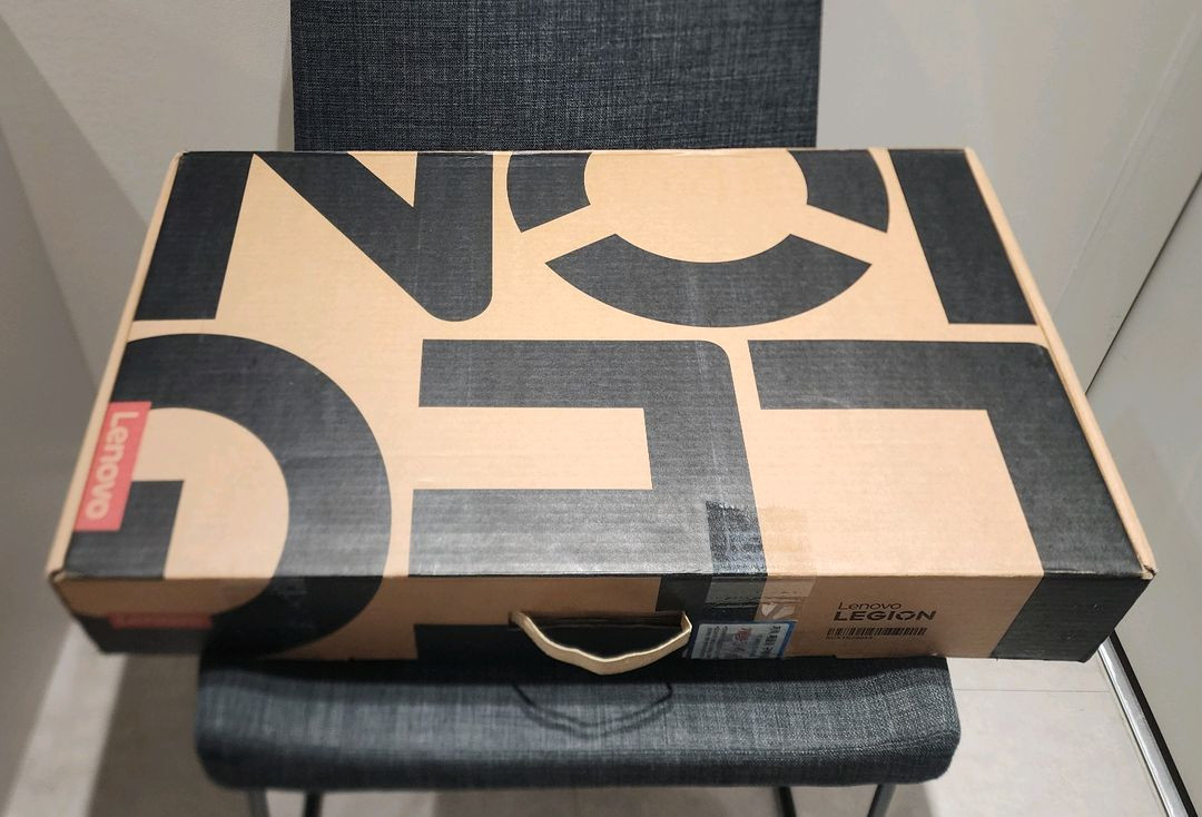 육안3D/리전프로9i LEGION PRO 9 18IAX10 275HX/ 5090 /4TB/64G/ 이미지