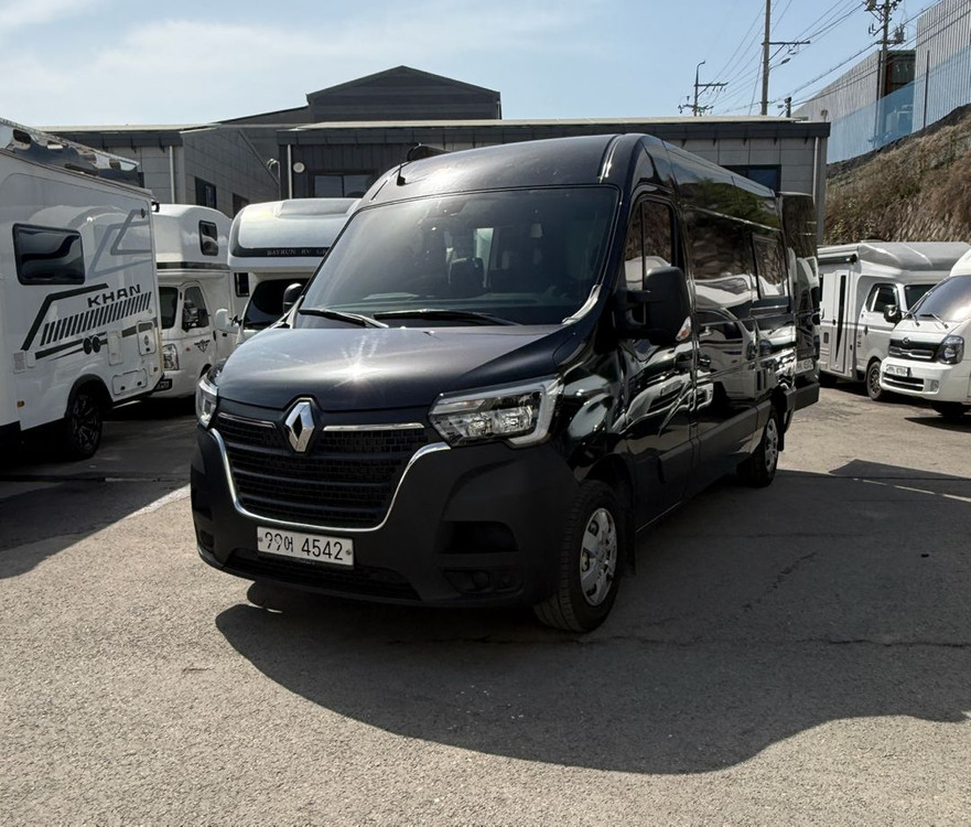 르노마스터 디파트 캠핑카 이미지