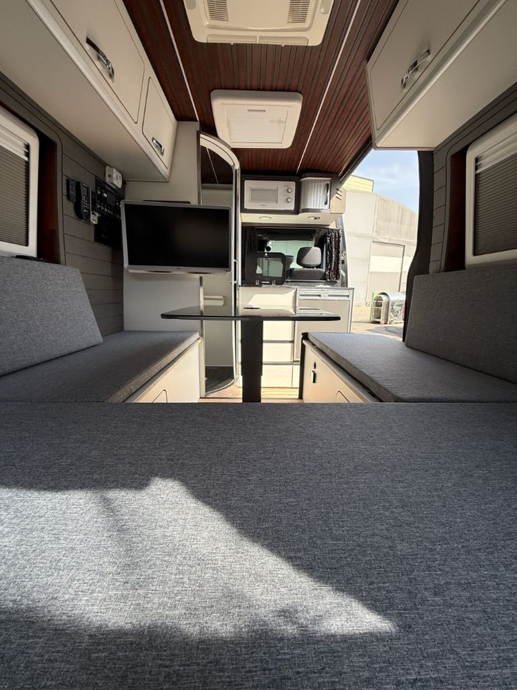 르노마스터 디파트 캠핑카 이미지