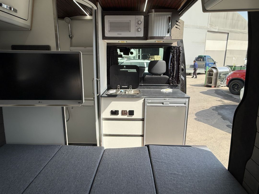 르노마스터 디파트 캠핑카 이미지