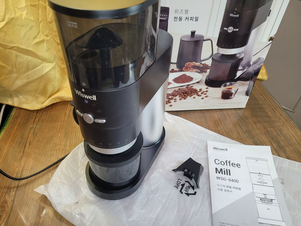 홈카페 위즈웰 전동커피밀 그라인더 WSG-9400 원두 고급형 도징 이미지