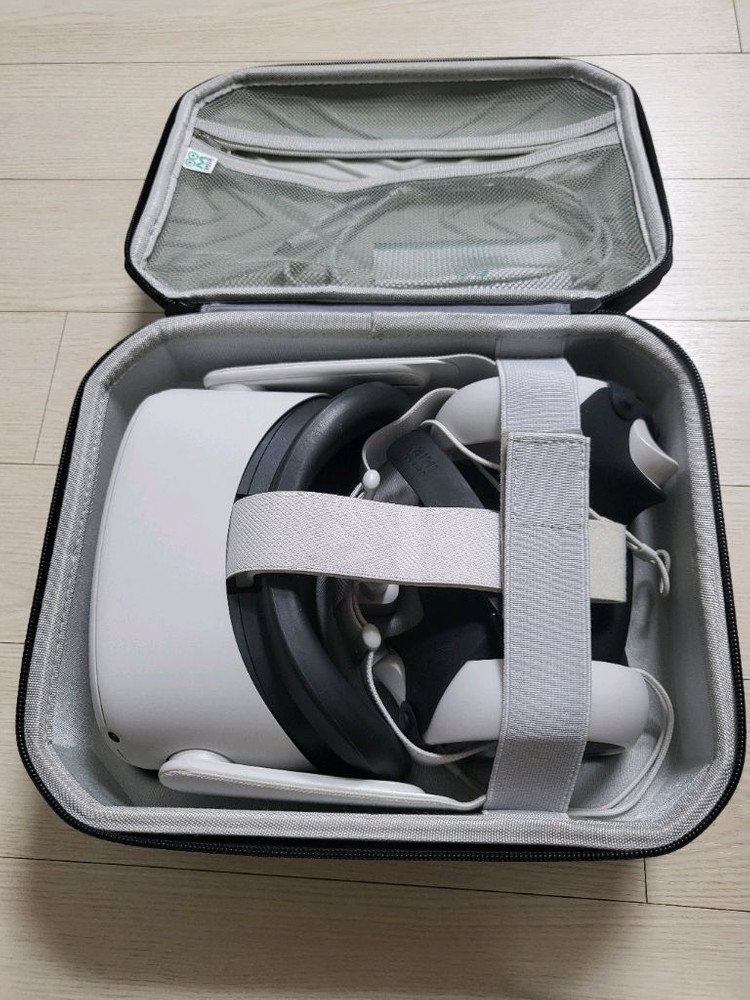 오큘러스퀘스트2 풀박스 +추가악세사리 많아요(안전결제가능 택배가능) 이미지