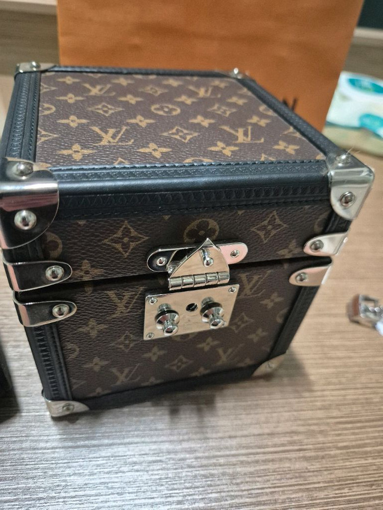 루이비통 땅부르 20주년 리미티드 에디션 (QA1740) 이미지