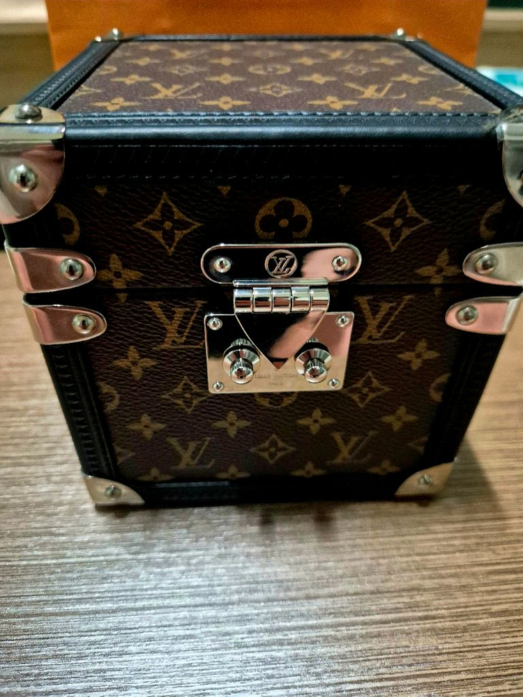 루이비통 땅부르 20주년 리미티드 에디션 (QA1740) 이미지