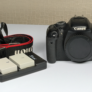 캐논 EOS 600D DSLR 카메라 바디 이미지