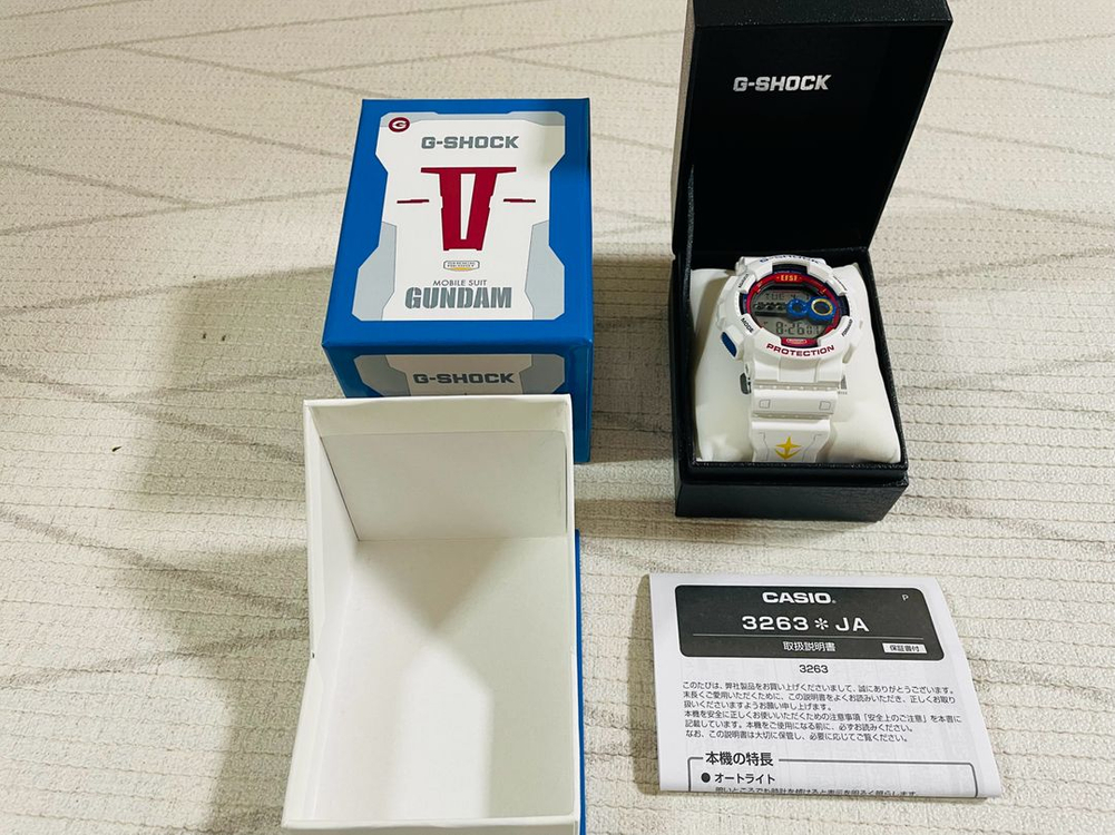 지샥 시계 건담 35주년 기념 한정 G-SHOCK GD-100 미착용 신품+ 건담카페 한정 머그컵 이미지