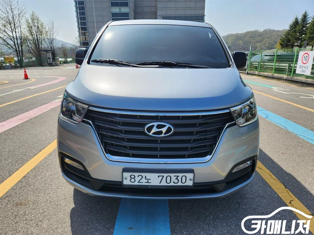 [현대]더 뉴 그랜드 스타렉스 2WD 밴 5인승 모던 #불경기세일 이미지