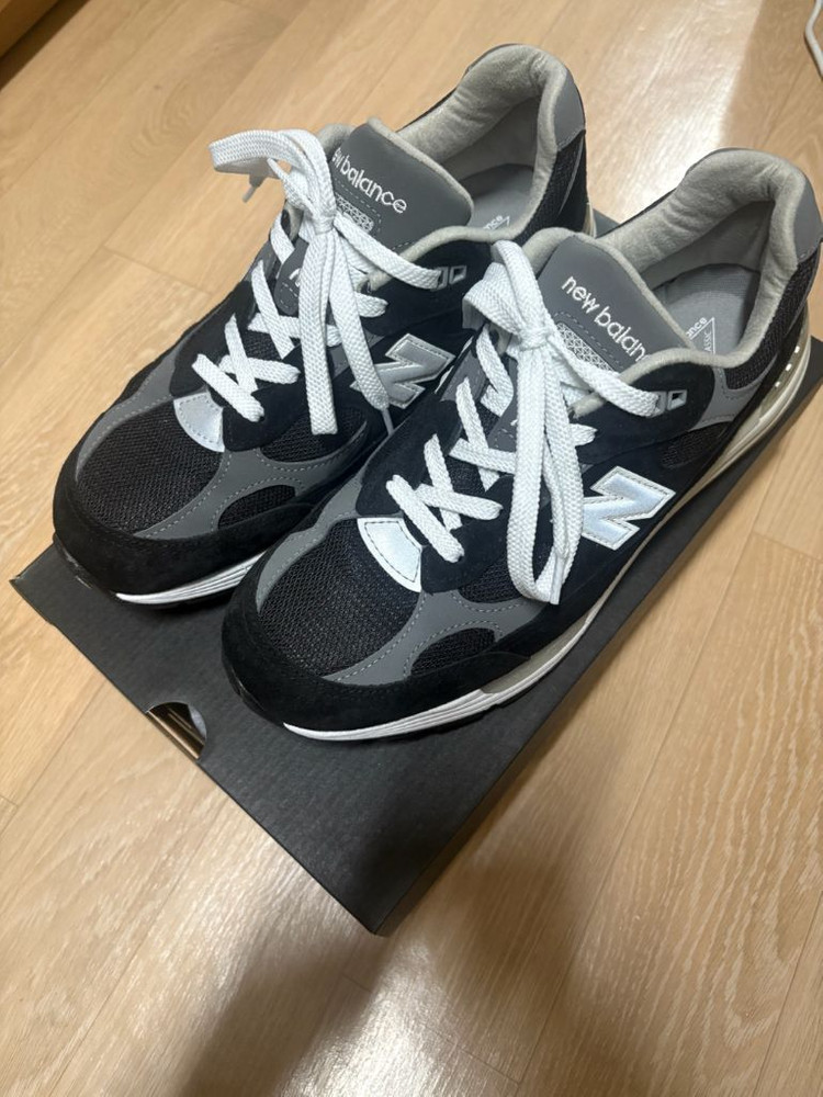 뉴발란스 992 코어 블랙 275팜니다 이미지