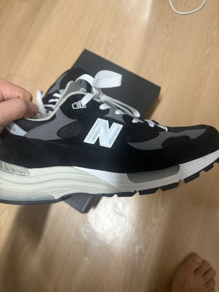 뉴발란스 992 코어 블랙 275팜니다 이미지