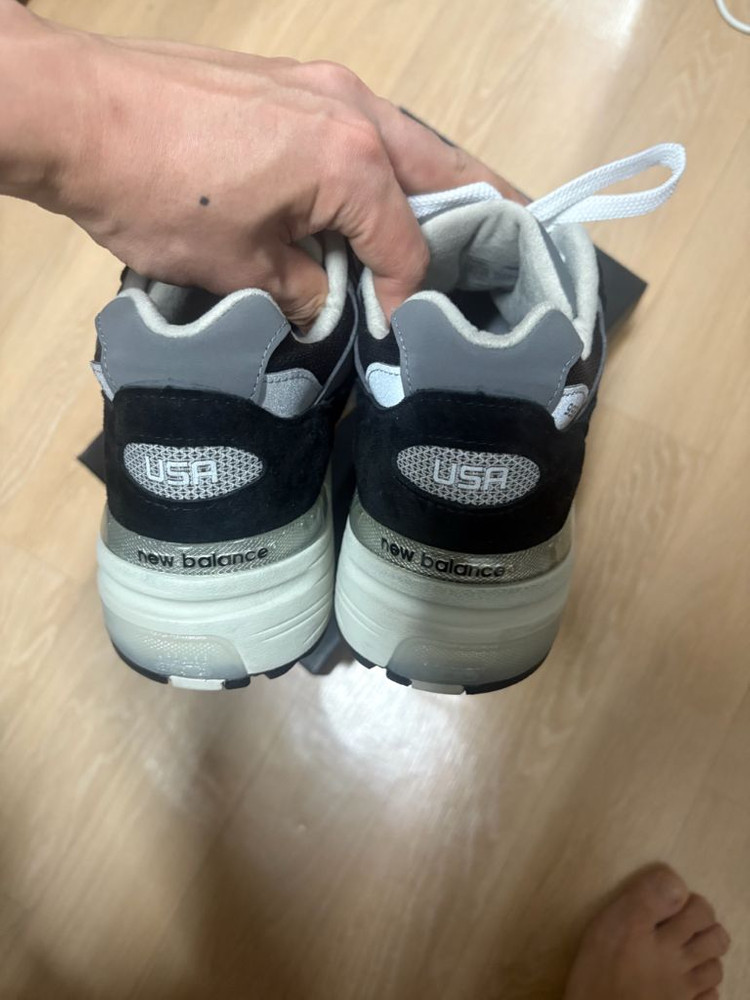 뉴발란스 992 코어 블랙 275팜니다 이미지