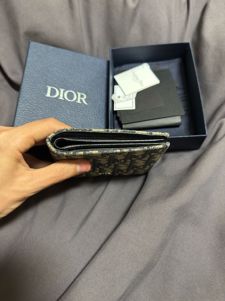 디올 오블리크 반지갑 이미지