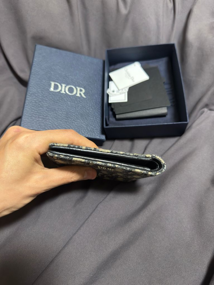 디올 오블리크 반지갑 이미지