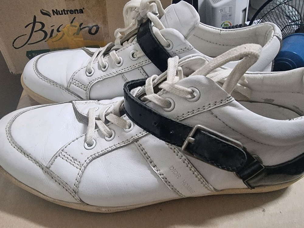 [DIOR] 디올 명품 가죽 스니커즈 41 사이즈 판매합니다. 이미지