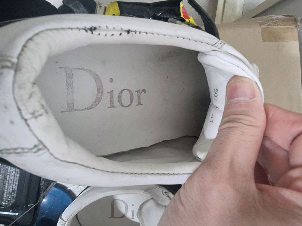 [DIOR] 디올 명품 가죽 스니커즈 41 사이즈 판매합니다. 이미지