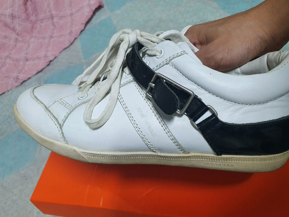 [DIOR] 디올 명품 가죽 스니커즈 41 사이즈 판매합니다. 이미지