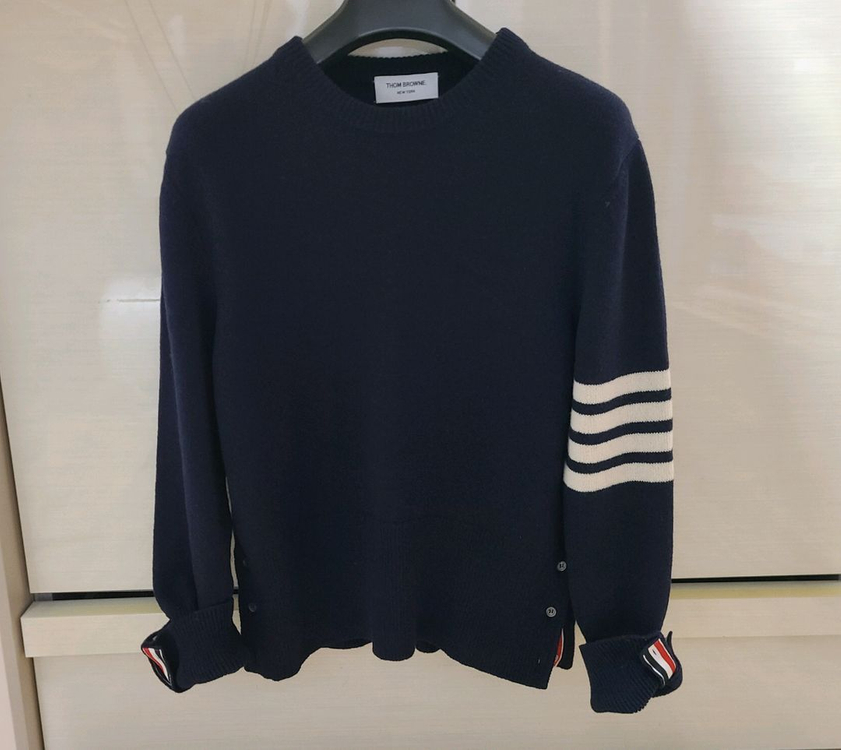 톰브라운 셰틀랜드 니트 명품 가디건맨투맨패딩자켓구찌루이비통프라다디올셀린느에르메스로로피아나 이미지