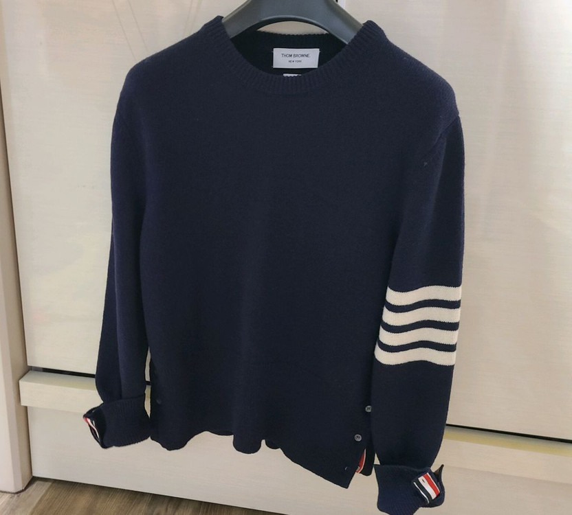 톰브라운 셰틀랜드 니트 명품 가디건맨투맨패딩자켓구찌루이비통프라다디올셀린느에르메스로로피아나 이미지