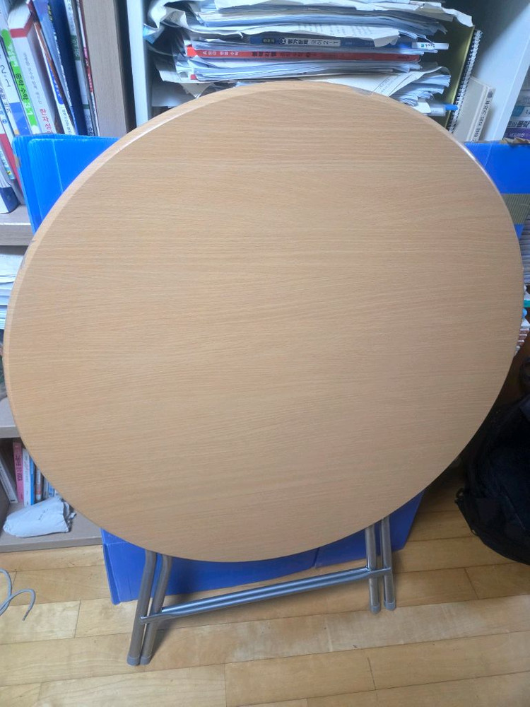 원형 접이식 식탁 이미지