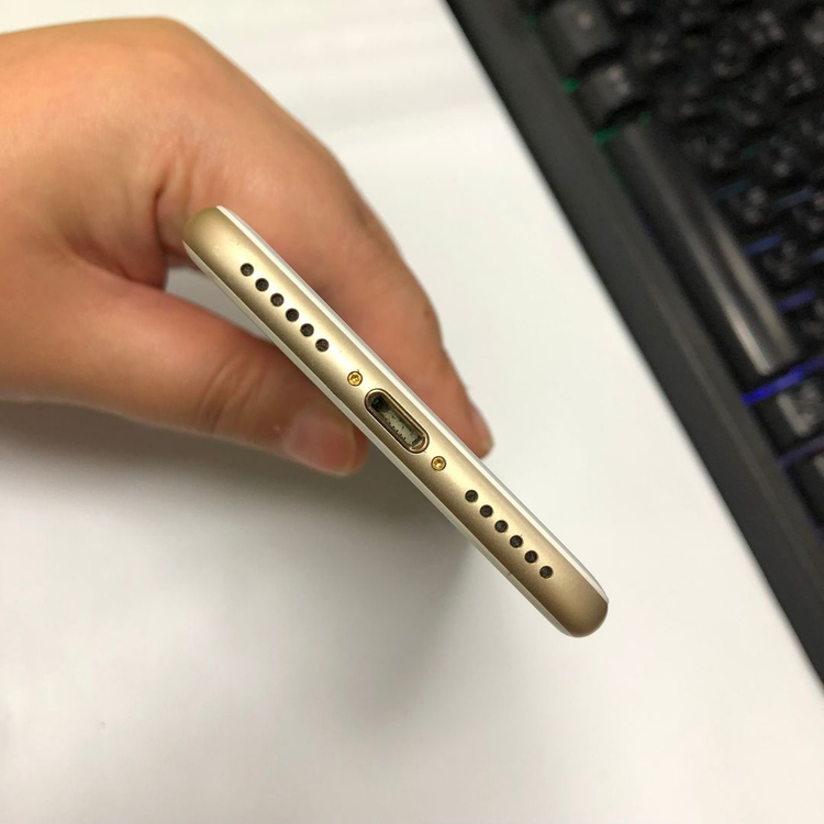 아이폰7 128GB 골드 중고폰 배터리88% 인스타 사진폰 레트로감성 카메라폰 206503 이미지