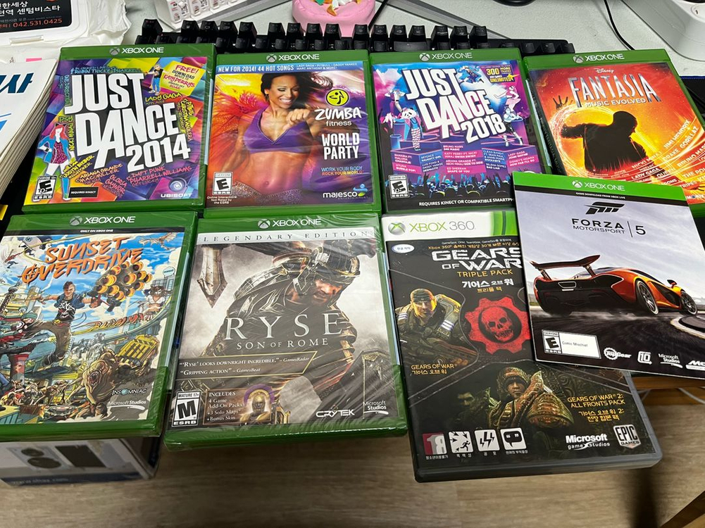 엑스박스원 500 및 키넥트,기타히어로 외 게임 다수 팝니다. 이미지