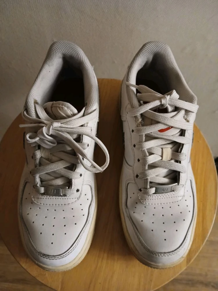 나이키 에어포스1 에어포원 240 팝니다 이미지
