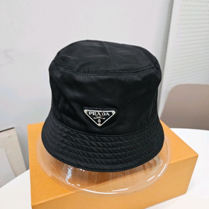 프라다 리나일론 버킷햇 블랙 (M 사이즈) 이미지