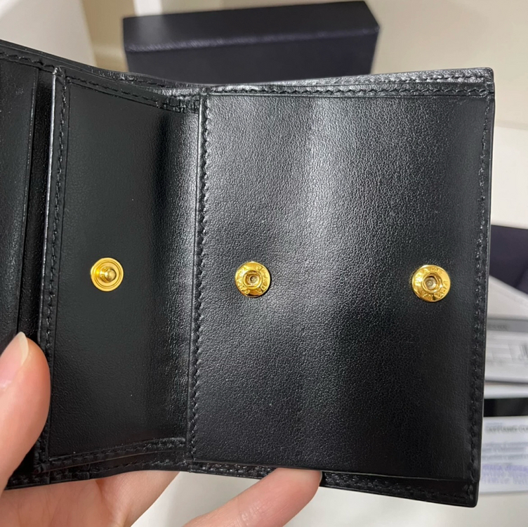 프라다 사피아노 메탈 로고 반지갑 블랙 이미지