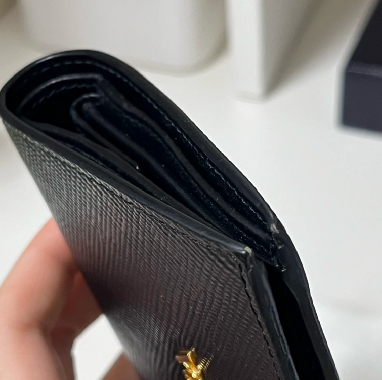 프라다 사피아노 메탈 로고 반지갑 블랙 이미지