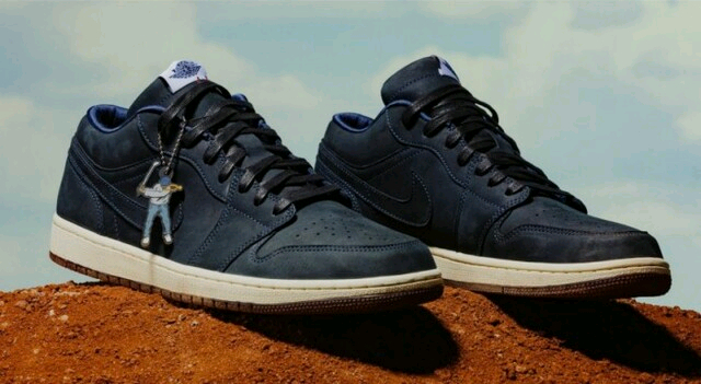 에어조던1 로우 x 이스트사이드 골프 미드나잇 네이비 270사이즈 이미지