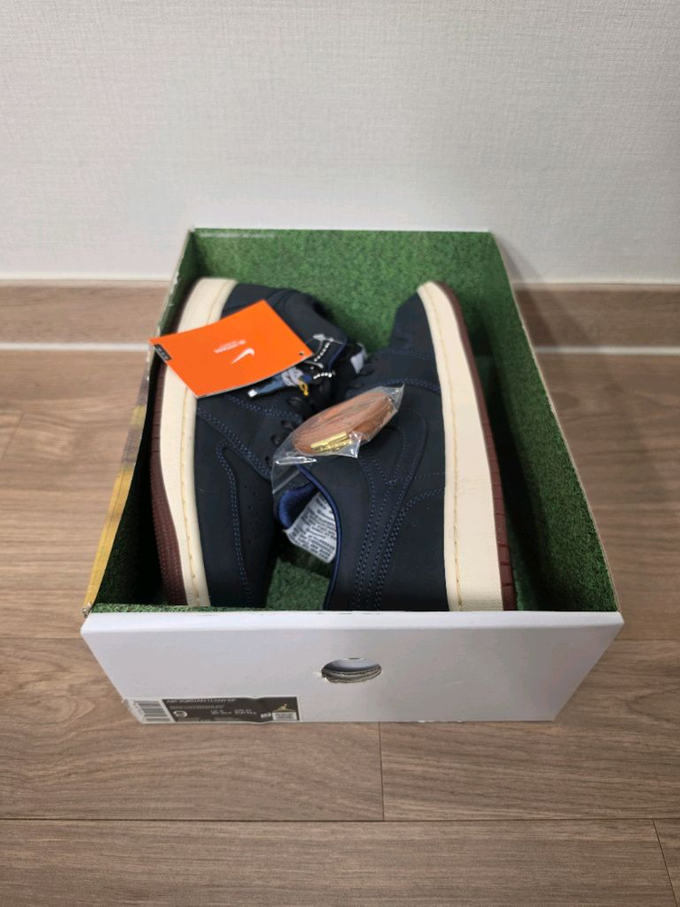 에어조던1 로우 x 이스트사이드 골프 미드나잇 네이비 270사이즈 이미지