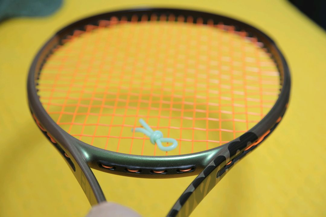 월슨블레이드 V8 98 테니스 라켓 이미지