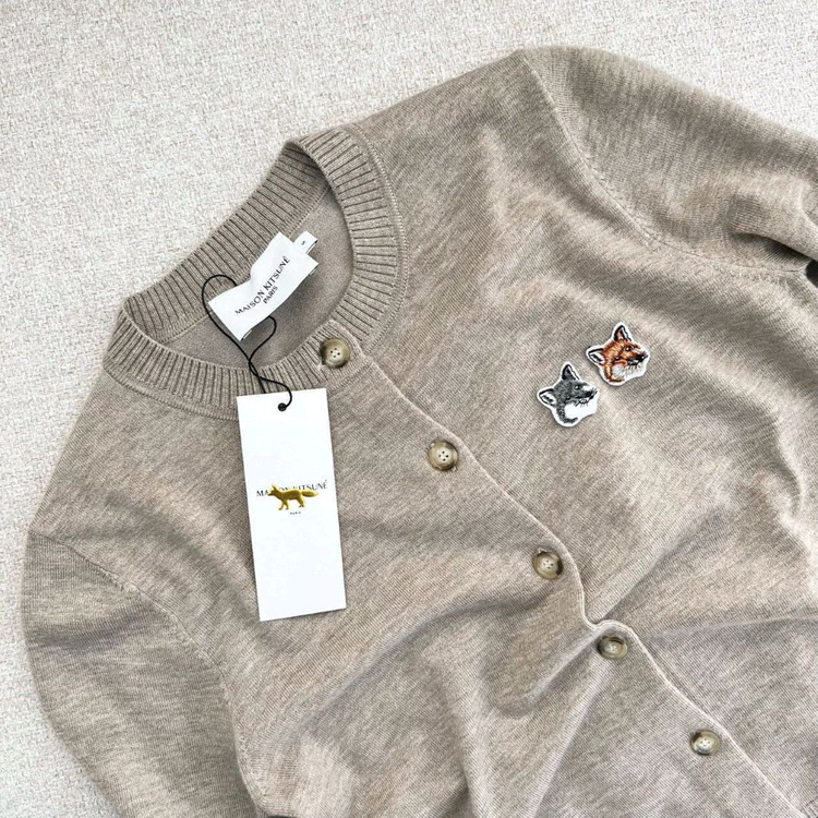 메종키츠네 더블폭스 울 라운드가디건 이미지