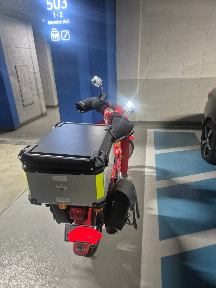 혼다 슈퍼커브 21년식 올레드 배달세팅 완료 차량 판매합니다. 이미지