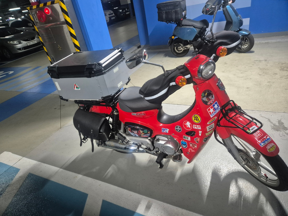 혼다 슈퍼커브 21년식 올레드 배달세팅 완료 차량 판매합니다. 이미지