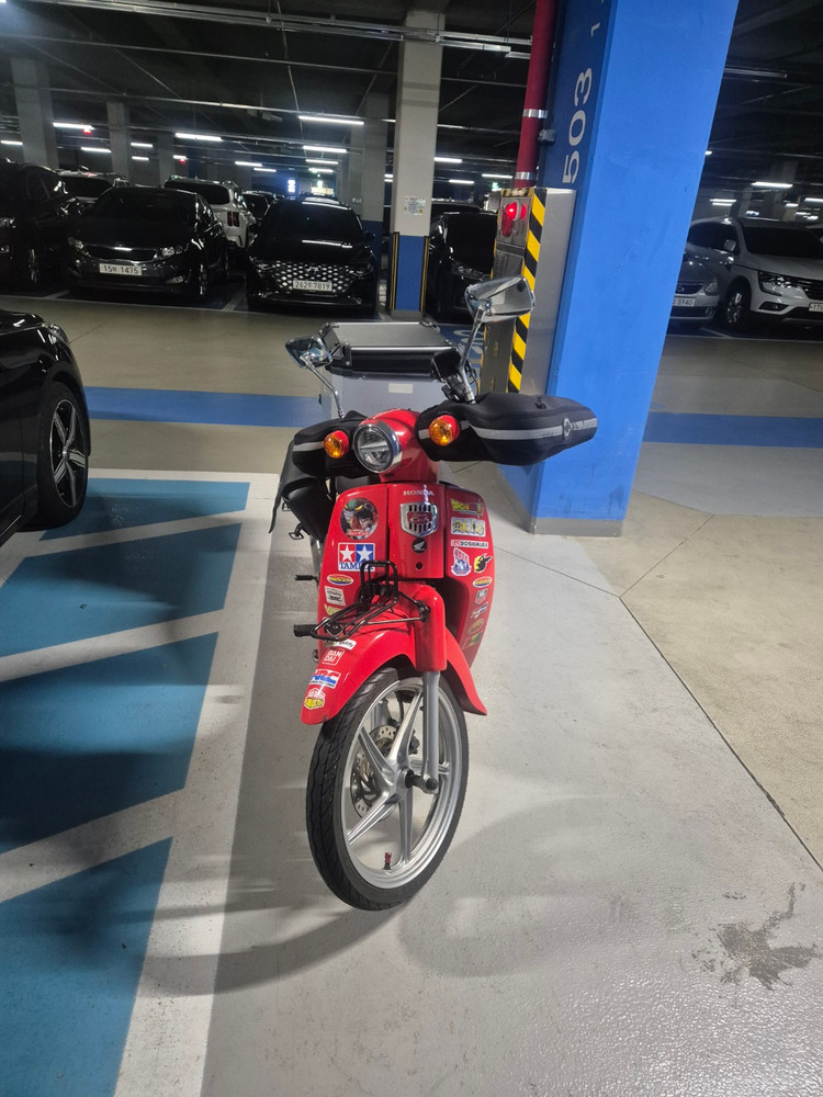 혼다 슈퍼커브 21년식 올레드 배달세팅 완료 차량 판매합니다. 이미지