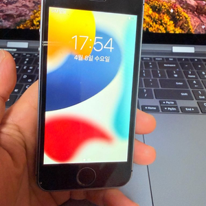 아이폰 se1 128GB 이미지