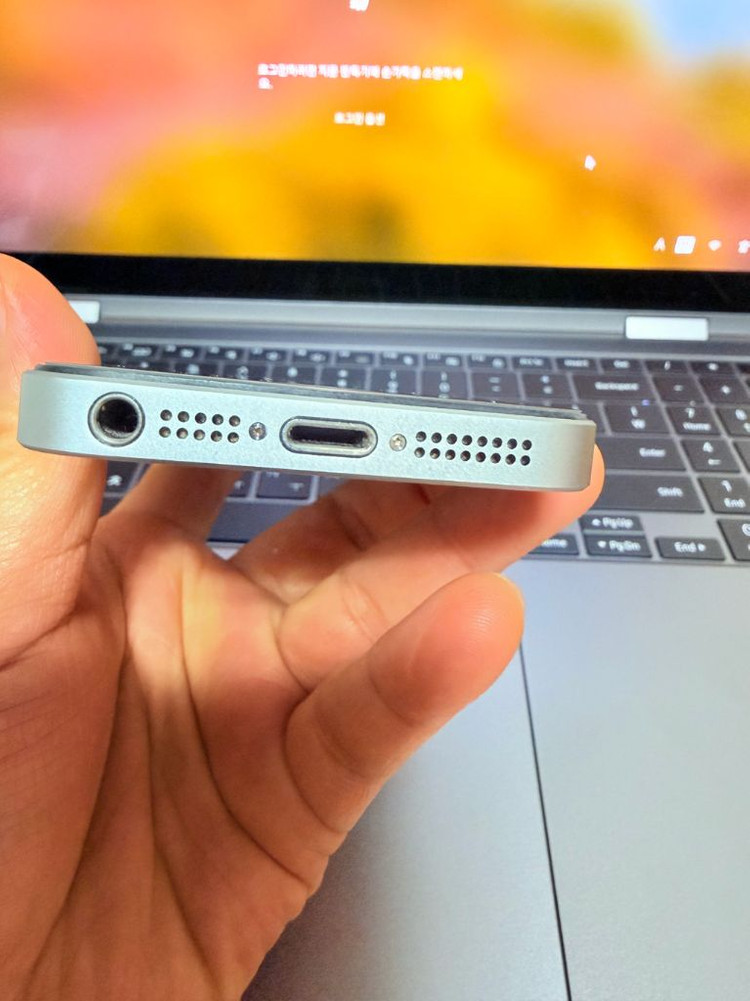 아이폰 se1 128GB 이미지