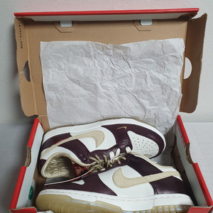 나이키 덩크 로우 LX 240 미사용 새상품 정품 택포 이미지