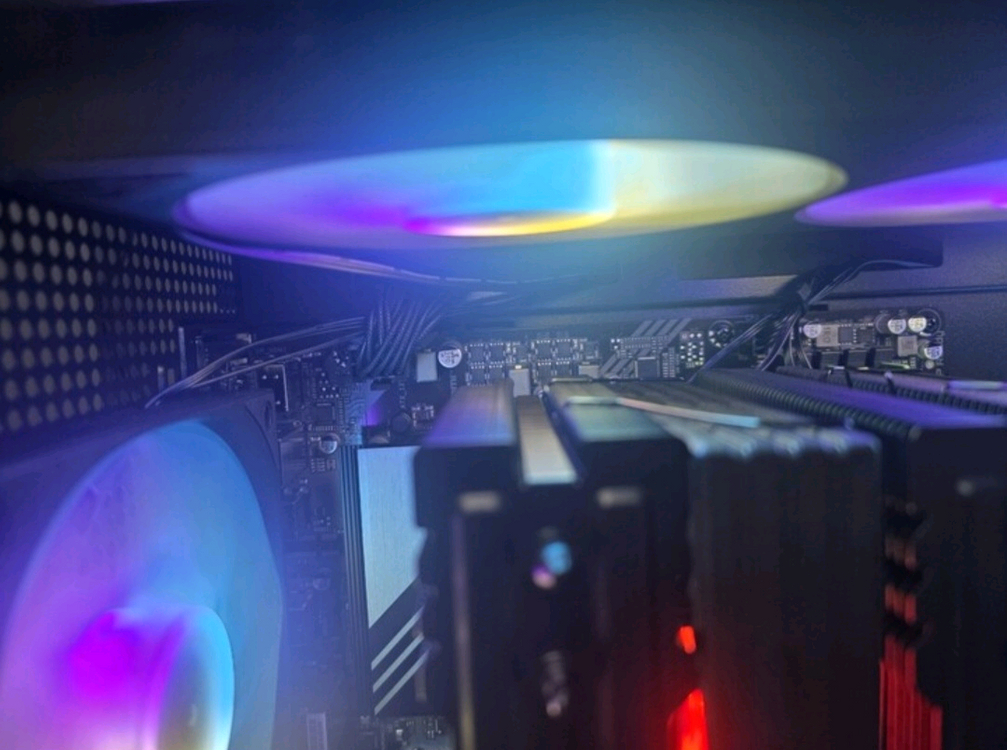 (새상품) 7800X3D 9070xt 게이밍 컴퓨터 본체 이미지